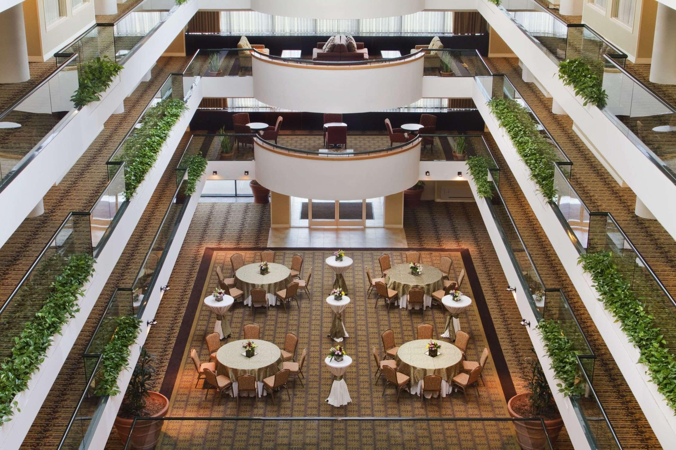Embassy Suites By Hilton Lexington Green Restaurant photo