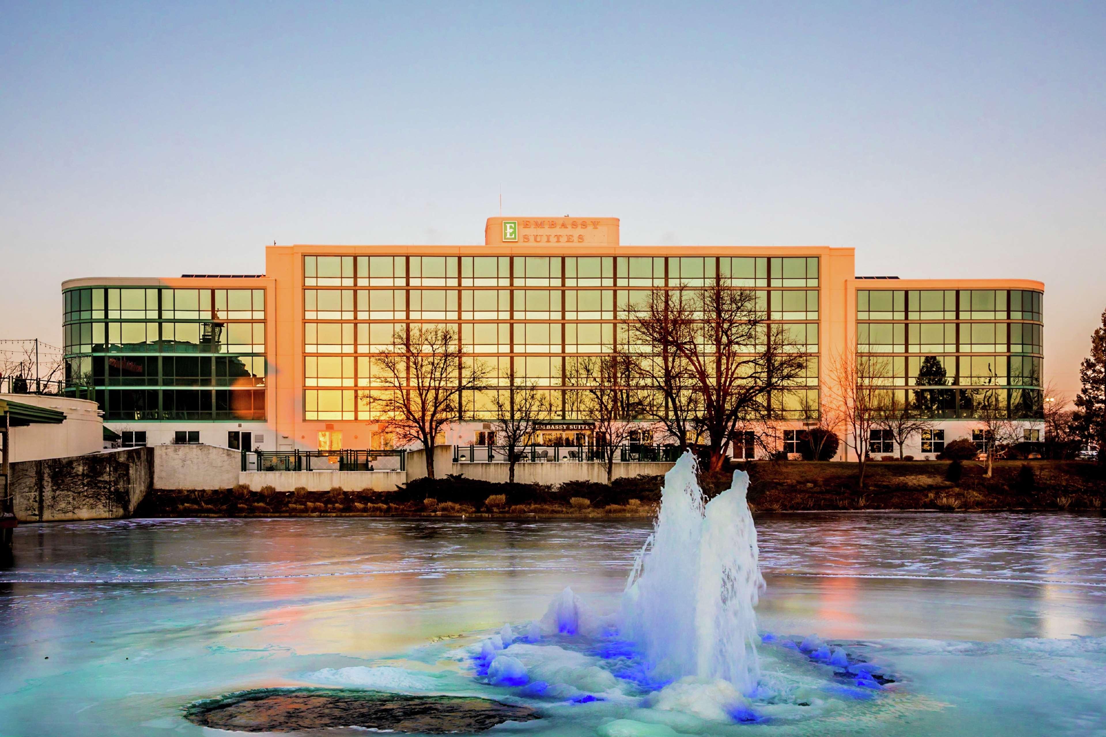 Embassy Suites By Hilton Lexington Green Exterior photo