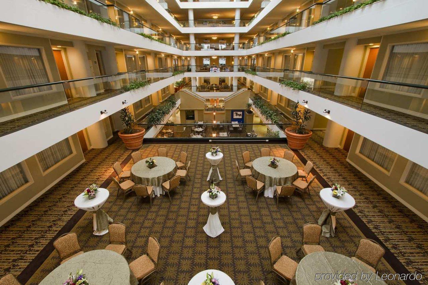 Embassy Suites By Hilton Lexington Green Restaurant photo